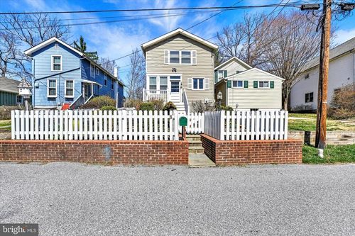 8 Fiske Ave, Glyndon, MD, 21136-3861 | Card Image