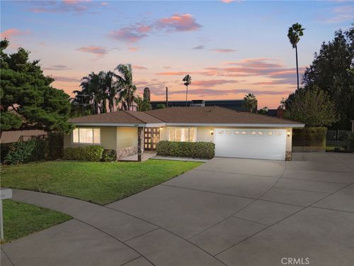 530 N Sycamore Ave, Rialto, CA, 92376-5140 | Card Image