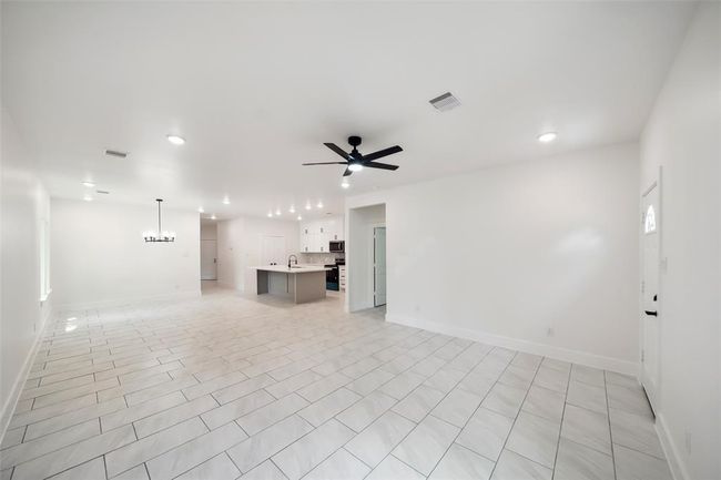 708 Azalea St, House other with 4 bedrooms, 2 bathrooms and 2 parking in Prairie View TX | Image 5