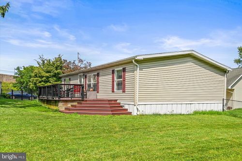 68 Dew Drop Rd, YORK, PA, 17403-5106 | Card Image