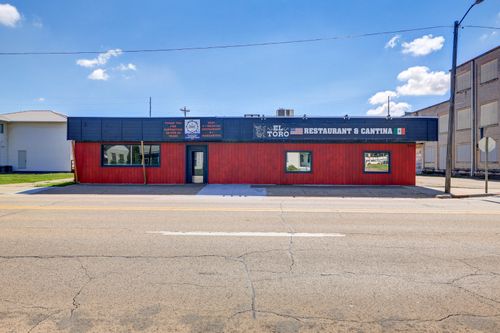 703-701-703 N 2nd St, Clinton, IA, 52732-3837 | Card Image