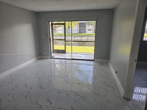 apt-103-8040 Colony Cir N, Tamarac, FL, 33321-8339 | Card Image