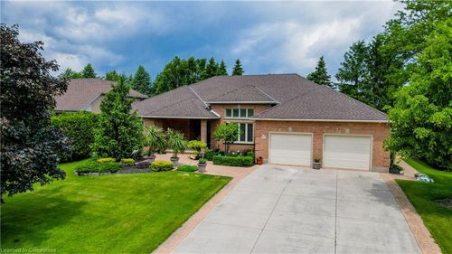 48 Peter St, Saint Clements, ON, N0B2M0 | Card Image