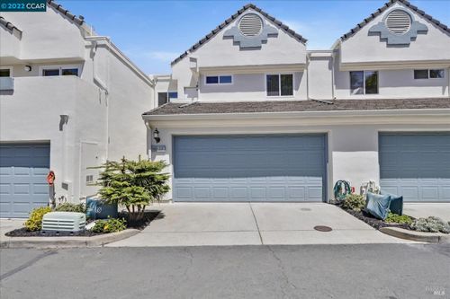 28 Shoal Drive E, Vallejo, CA, 94591 | Card Image