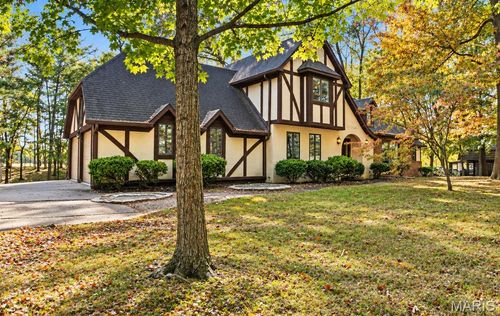 158 Hackberry Ln, Highland, IL, 62249-4588 | Card Image