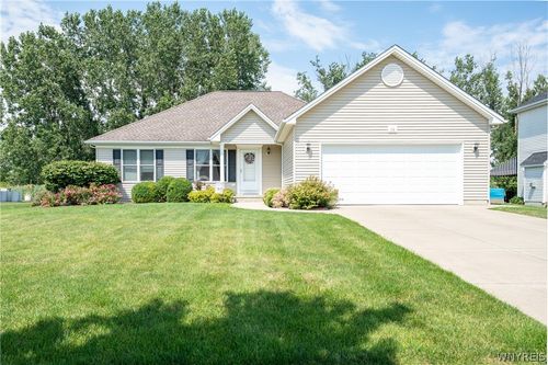 16 Garnet Dr, Cheektowaga, NY, 14227-2448 | Card Image