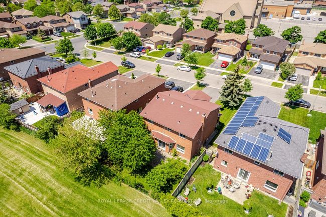 10 Polygon Crt, House other with 4 bedrooms, 3 bathrooms and 4 parking in Brampton ON | Image 40