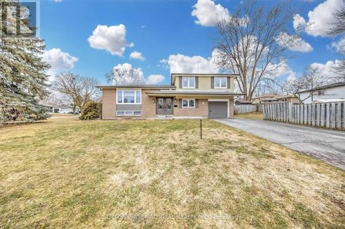 3 Hill Dr, Aurora, ON, L4G3A7 | Card Image
