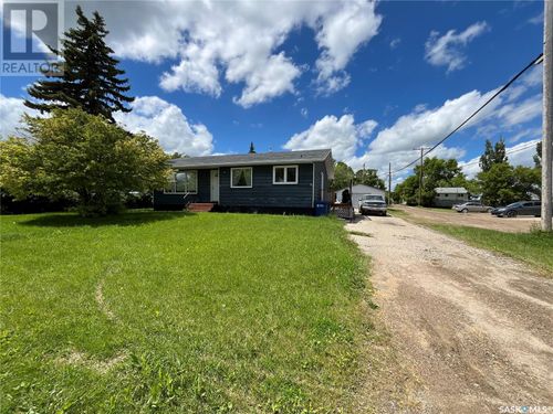 606 Ogilvie St, Moosomin, SK, S0G3N0 | Card Image