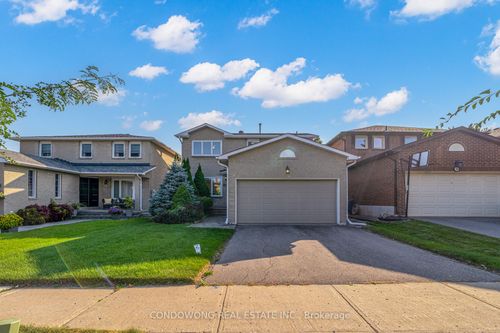 92 Houseman Cres, Richmond Hill, ON, L4C7S6 | Card Image