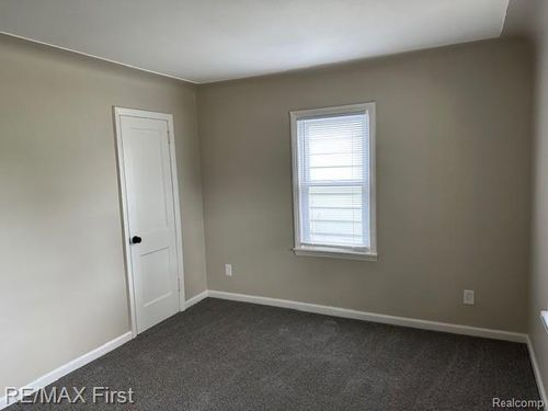 24707 Saxony Ave, Eastpointe, MI, 48021-1280 | Card Image