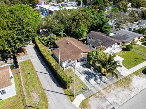 1243 Nw 42nd St, Miami, FL, 33142-4809 | Card Image