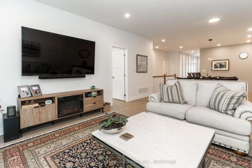 9 Jack St, Huntsville, ON, P1H0G4 | Card Image