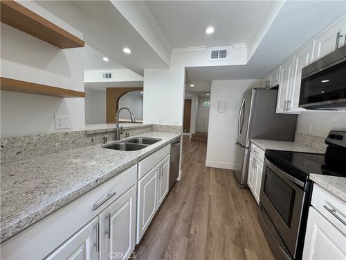 4059 Yankee Dr, Agoura Hills, CA, 91301-3556 | Card Image