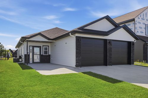 7816 Wild Rose Way, Horace, ND, 58047-4203 | Card Image