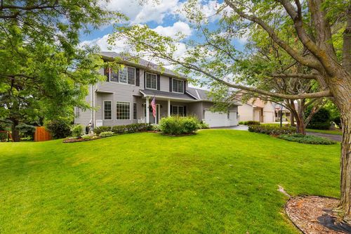 1119 Bluff Pass S, Chaska, MN, 55318-9722 | Card Image