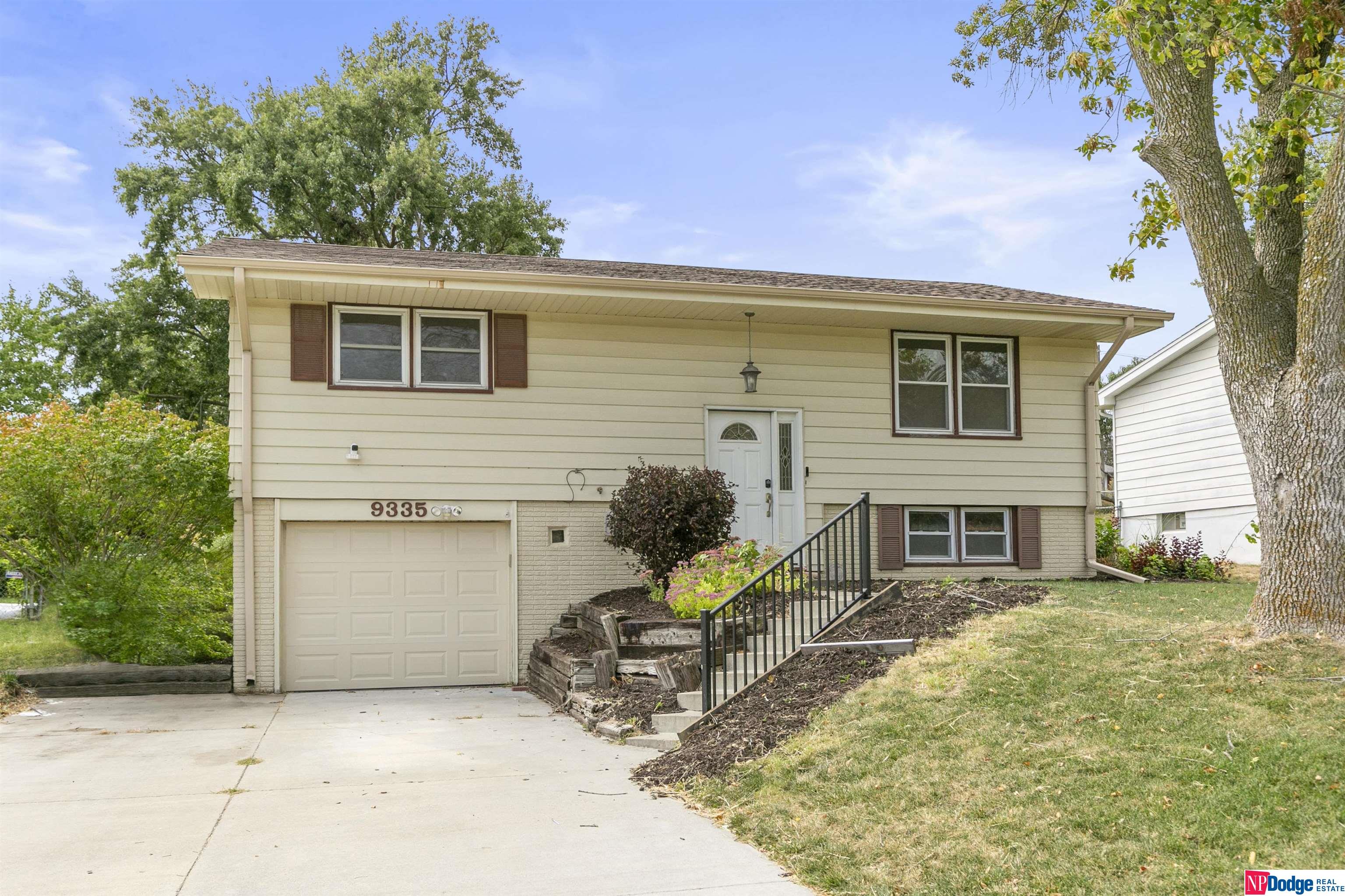 Ellison Ave, Omaha, NE 68134