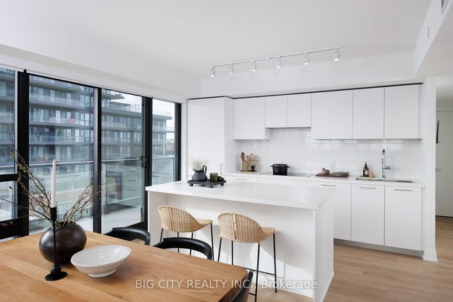 1411 - 36 Brentcliffe Rd, Condo with 2 bedrooms, 2 bathrooms and 1 parking in Toronto ON | Image 5