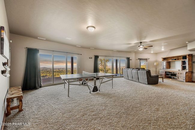 Living Area with Outdoor Access | Image 31