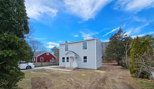 71 Ludlam Ave, Riverhead, NY, 11901-3907 | Card Image