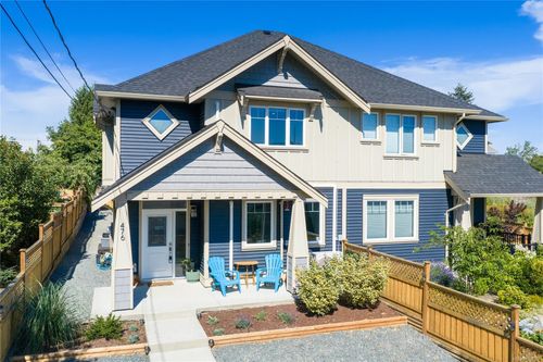 476 Machleary St, Nanaimo, BC, V9R2H2 | Card Image