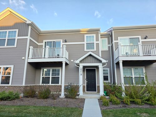 4219 Chelsea Manor Cir, Aurora, IL, 60504-3268 | Card Image