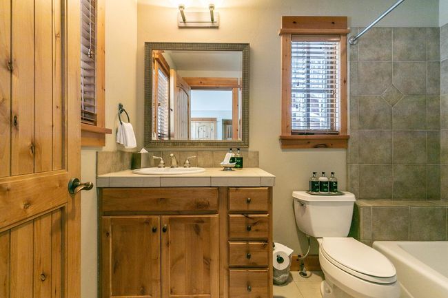F17-22 - 12463 Lookout Loop, Home with 3 bedrooms, 3 bathrooms and null parking in Truckee CA | Image 5