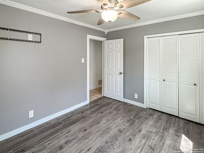 5102 Crown Ln, House other with 3 bedrooms, 2 bathrooms and null parking in Kirby TX | Image 23