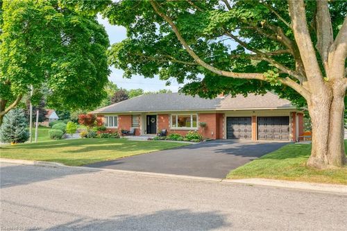 26 Simcoe Blvd, Simcoe, ON, N3Y3L7 | Card Image