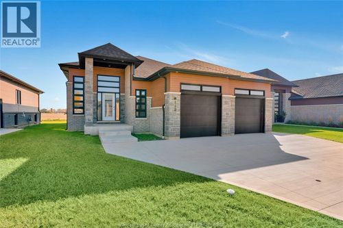 112 Hazel Crescent, Kingsville, ON, N9Y0A9 | Card Image