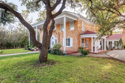 1404 S Blackburn Street, House other with 5 bedrooms, 3 bathrooms and null parking in Brady TX | Image 3