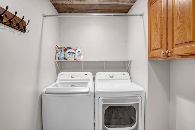 1430 Redbud Ct, House other with 5 bedrooms, 3 bathrooms and null parking in Halstead KS | Image 19