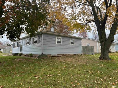 1607 Cherry Hills Road, House other with 3 bedrooms, 1 bathrooms and null parking in Bettendorf IA | Image 2