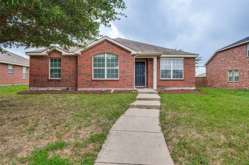 1832 Serena Dr, Lancaster, TX, 75134-2200 | Card Image