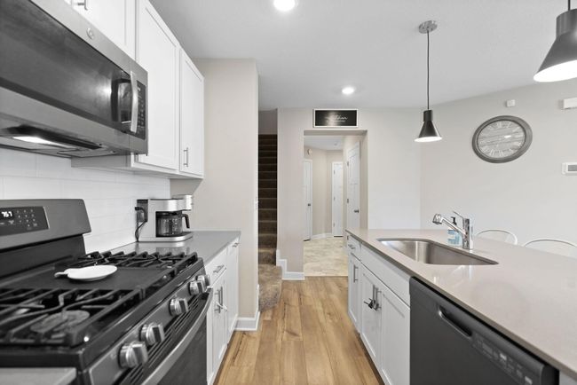 8757 Parkington Ave Ne, Townhouse with 3 bedrooms, 3 bathrooms and null parking in Elk River MN | Image 9