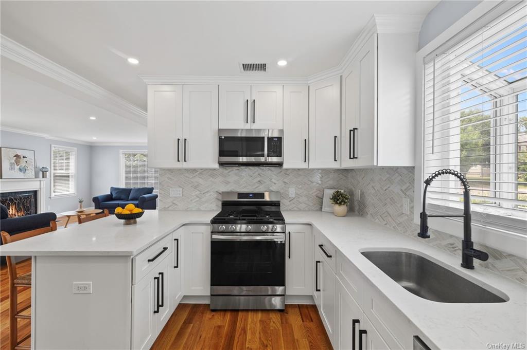 Munson St, Port Chester, NY 10573