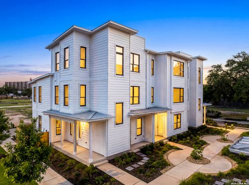 503 Burrus Pl, San Antonio, TX, 78210-1071 | Card Image