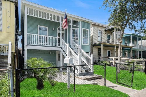 3515 Winnie St, Galveston, TX, 77550-1224 | Card Image