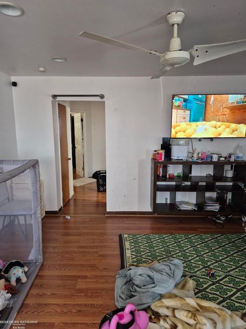 24837 Curie St, Warren, MI, 48091-4433 | Card Image