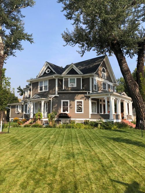 813 W Loucks St, Sheridan, WY, 82801-4049 | Card Image