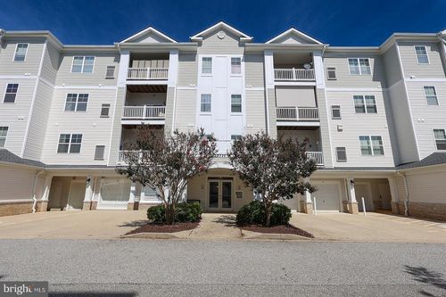 204-23520 F D R Blvd, CALIFORNIA, MD, 20619-7038 | Card Image