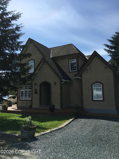 901 Pearl F Street Street, Petersburg, AK, 99833 | Card Image