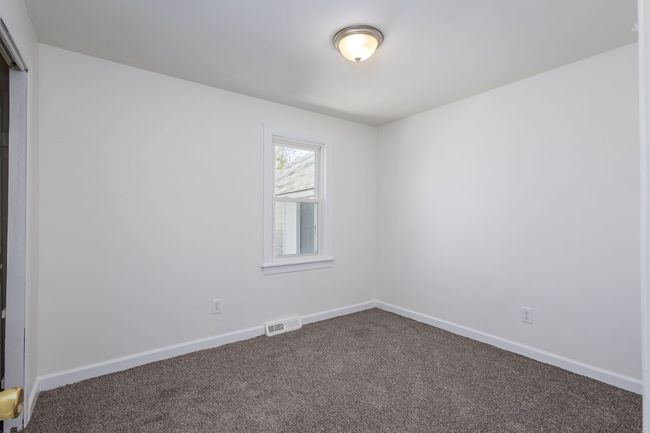 34 E Milton Ave, House other with 2 bedrooms, 1 bathrooms and null parking in Hazel Park MI | Image 17