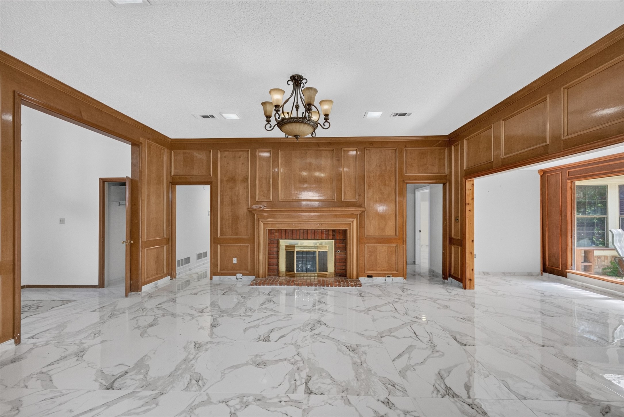 Residential Lease in Garland 5