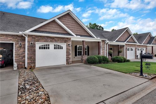 66 Hillsborough Dr, Anderson, SC, 29621-2690 | Card Image