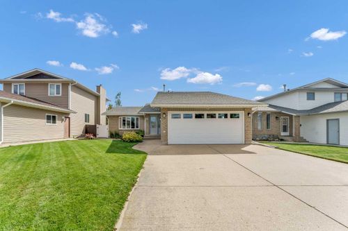 29 Rice Dr Se, Medicine Hat, AB, T1B3X2 | Card Image