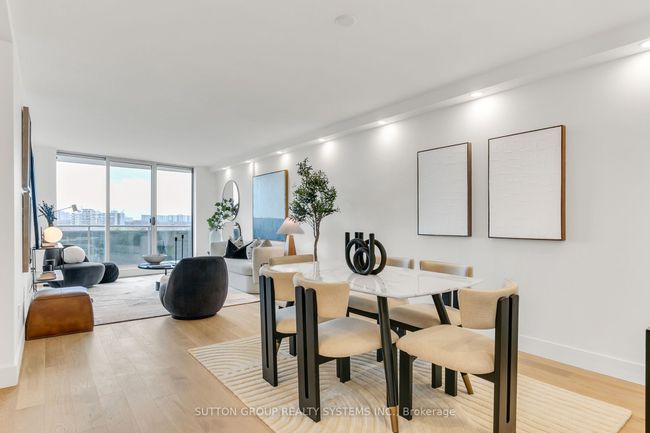 808 - 820 Burnhamthorpe Rd, Condo with 3 bedrooms, 2 bathrooms and 1 parking in Etobicoke ON | Image 11