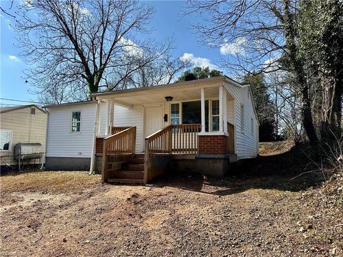 1022 Manly St, Winston Salem, NC, 27105-6413 | Card Image