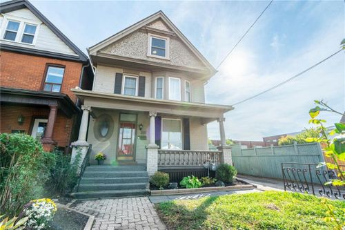 30 Bristol St, Hamilton, ON, L8L2T8 | Card Image