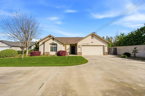 2050 N Charter Oak Court, Visalia, CA, 93292 | Card Image